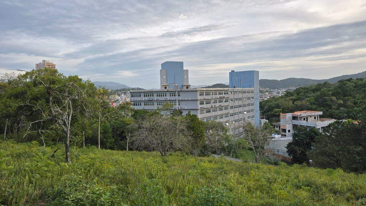 Terreno à venda no Estados: 