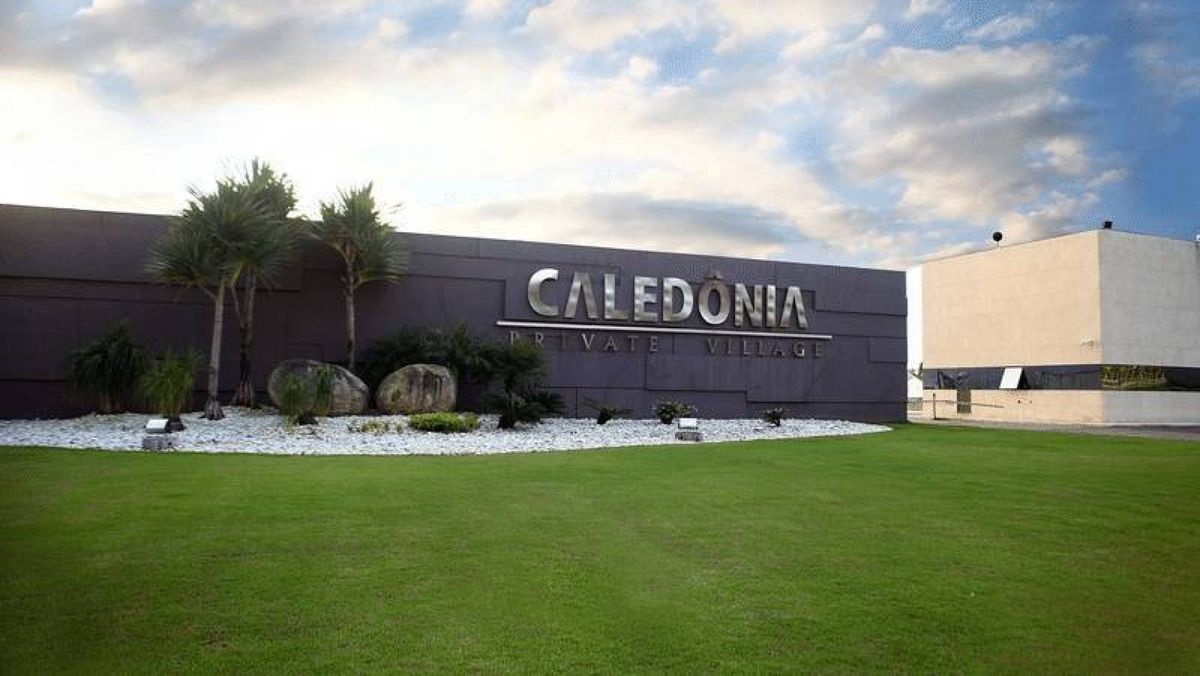 Terreno à venda no Santa Regina: 