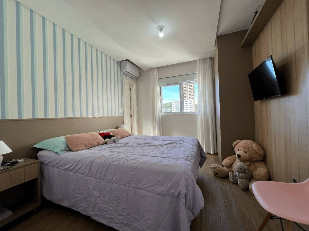 Apartamento à venda no Pioneiros: 