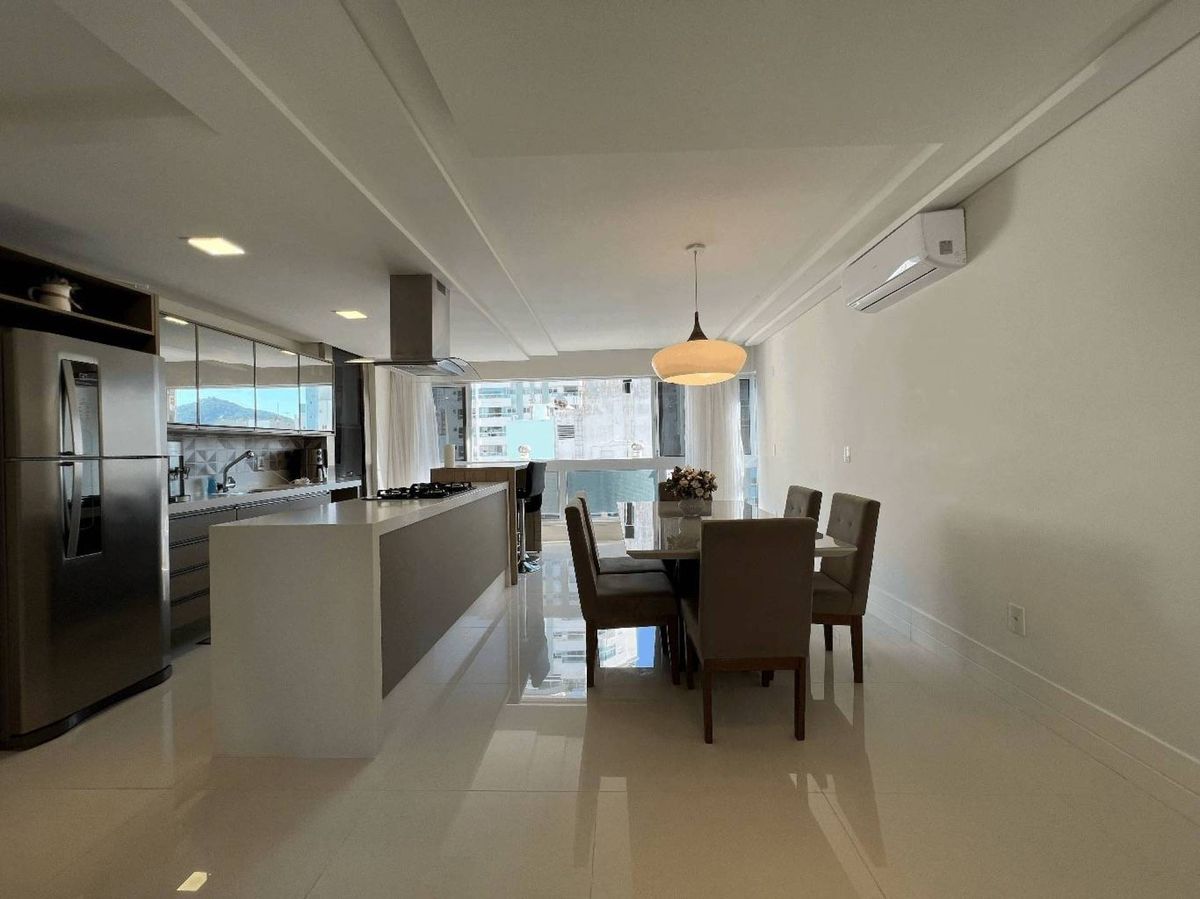 Apartamento à venda no Pioneiros: 