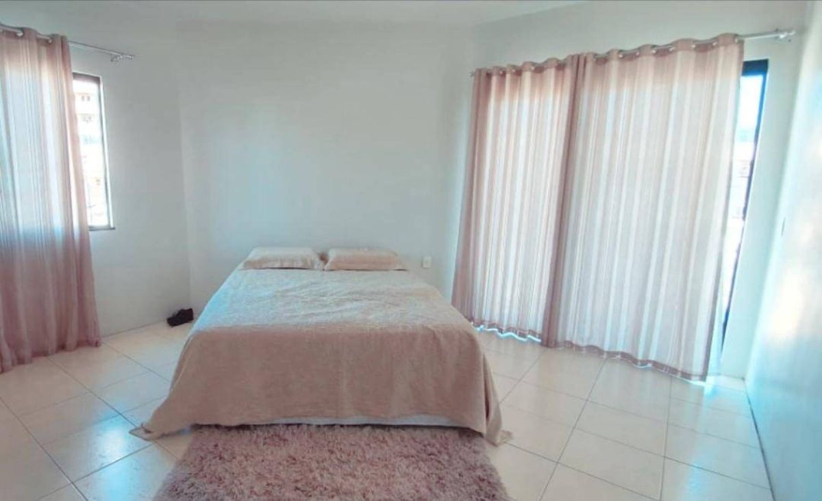 Casa à venda no Centro: 