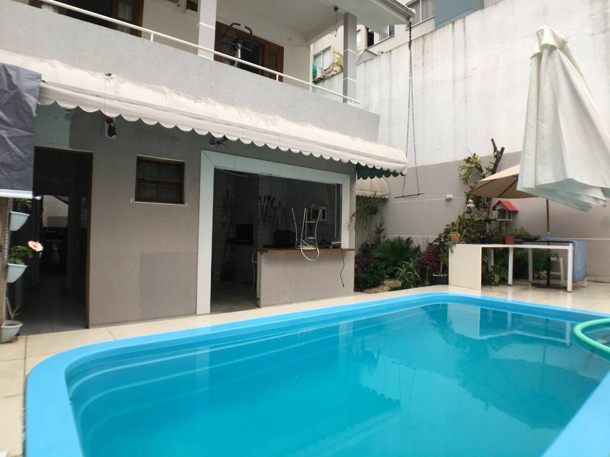 Casa à venda no Centro: 