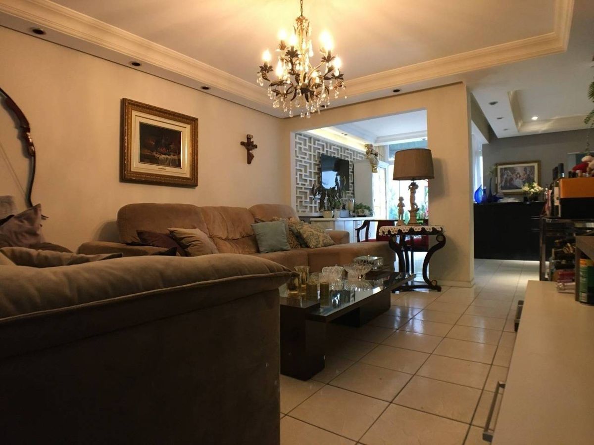 Casa à venda no Centro: 