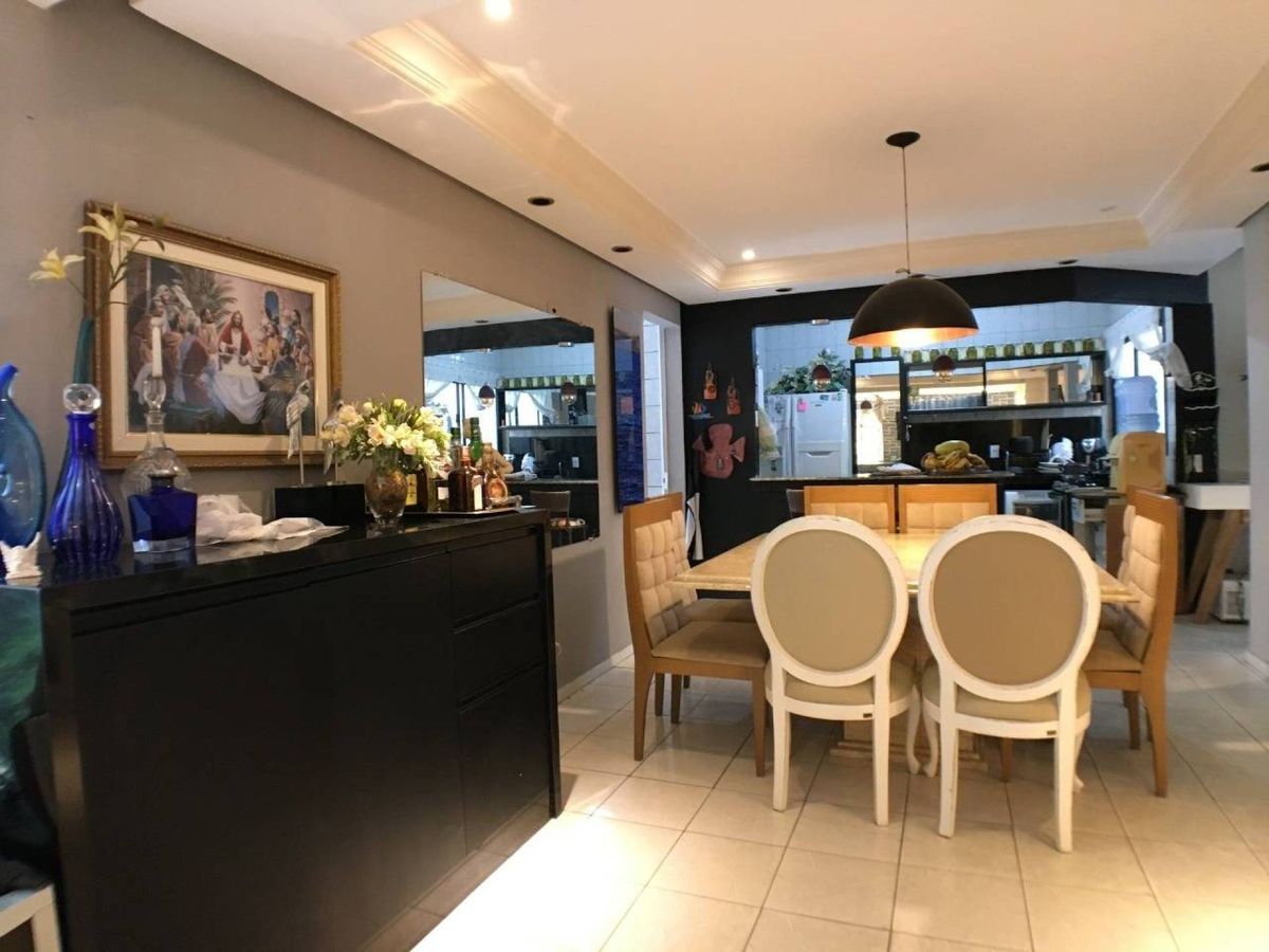 Casa à venda no Centro: 