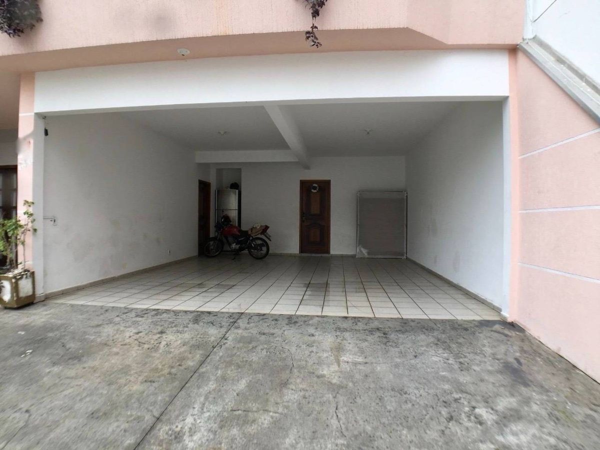 Casa à venda no Centro: 