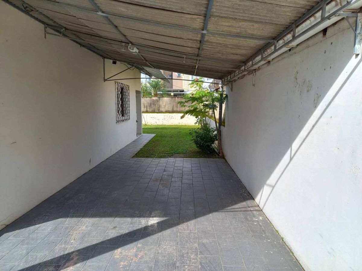 Casa à venda no Centro: 