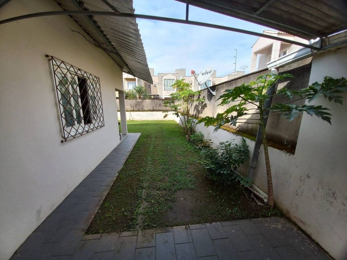 Casa à venda no Centro: 