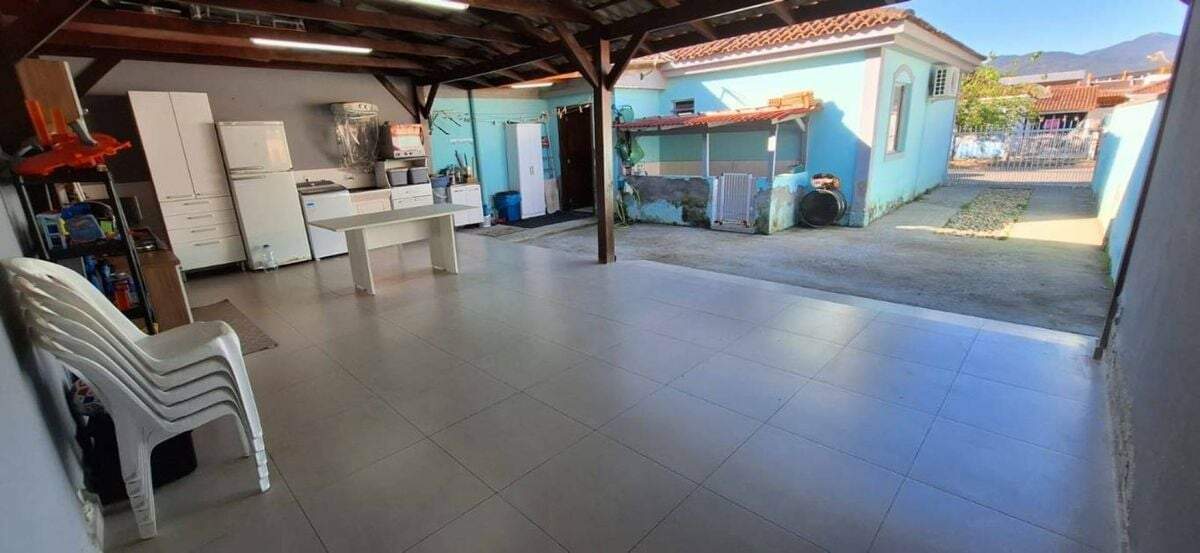 Casa de Condomínio à venda no Centro: 