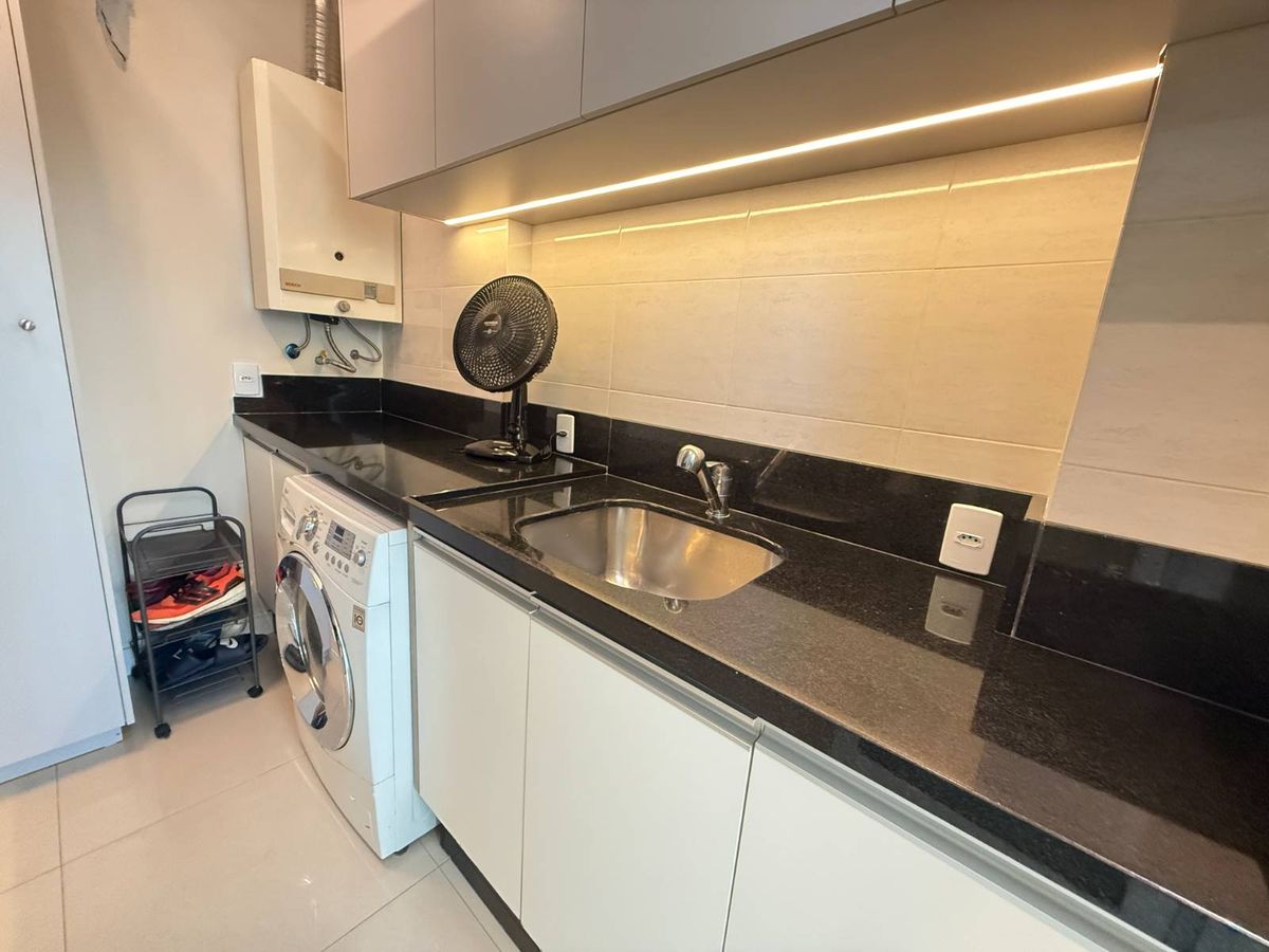 Apartamento à venda no Pioneiros: 