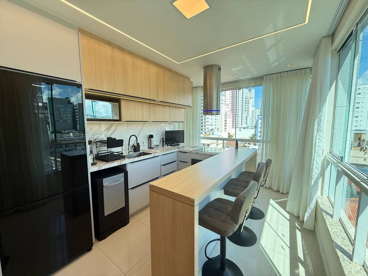 Apartamento à venda no Pioneiros: 