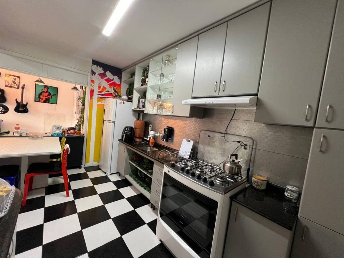 Apartamento à venda no Pioneiros: 