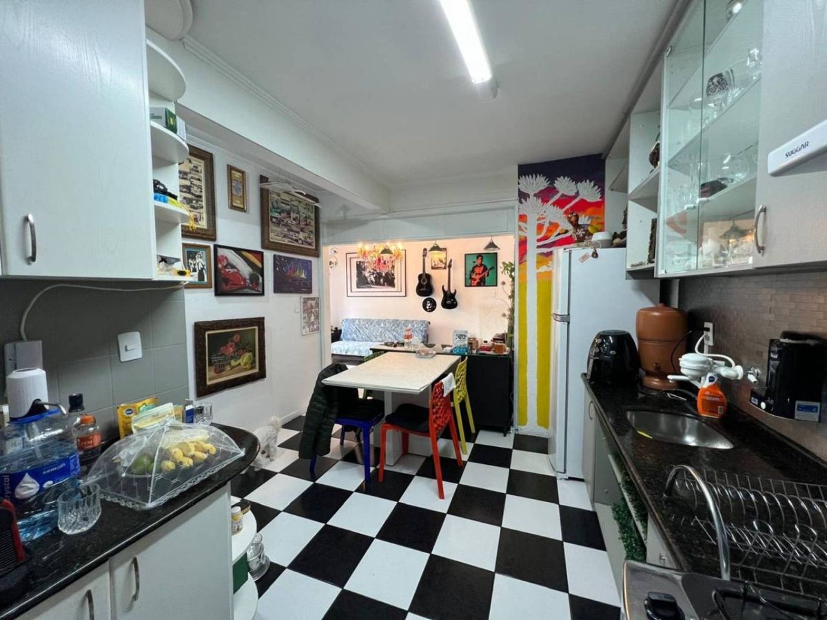 Apartamento à venda no Pioneiros: 