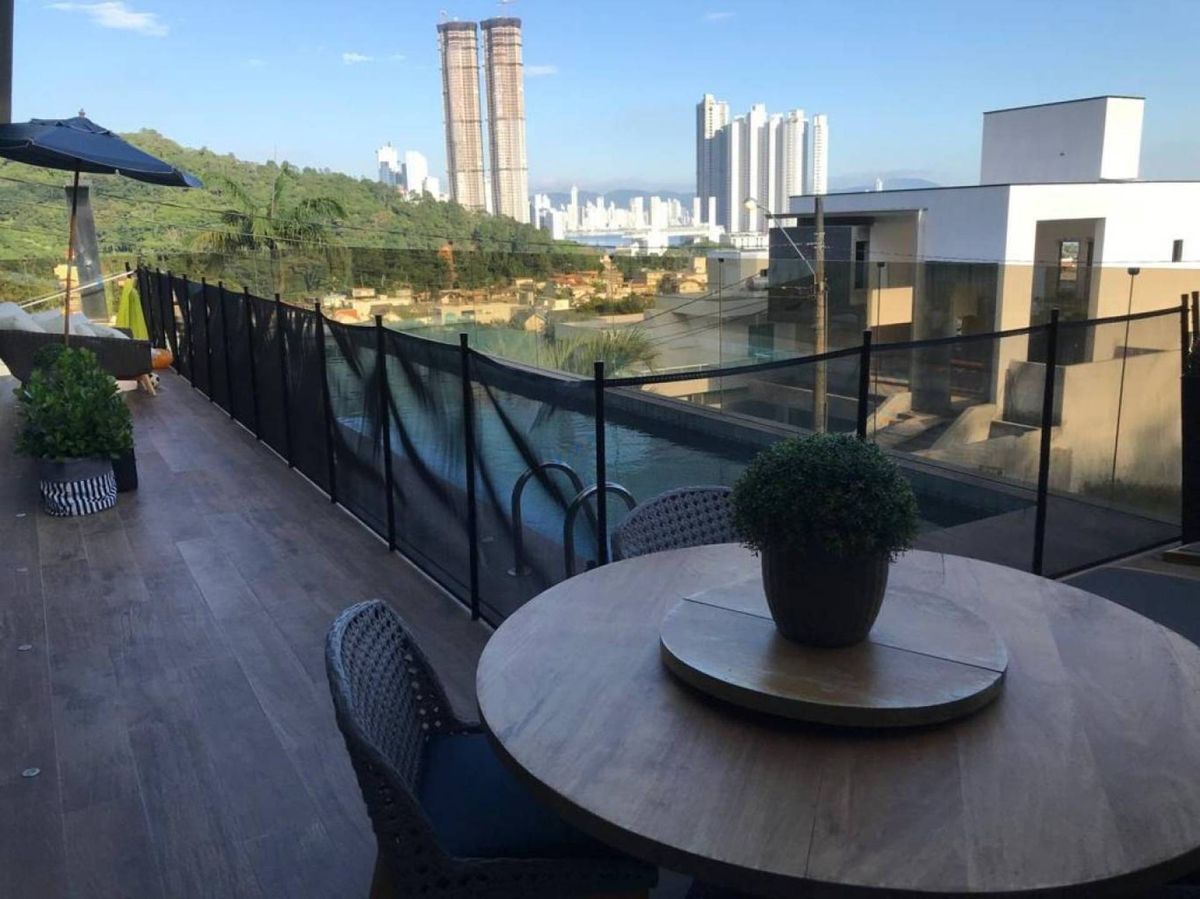 Casa de Condomínio à venda no Barra: 