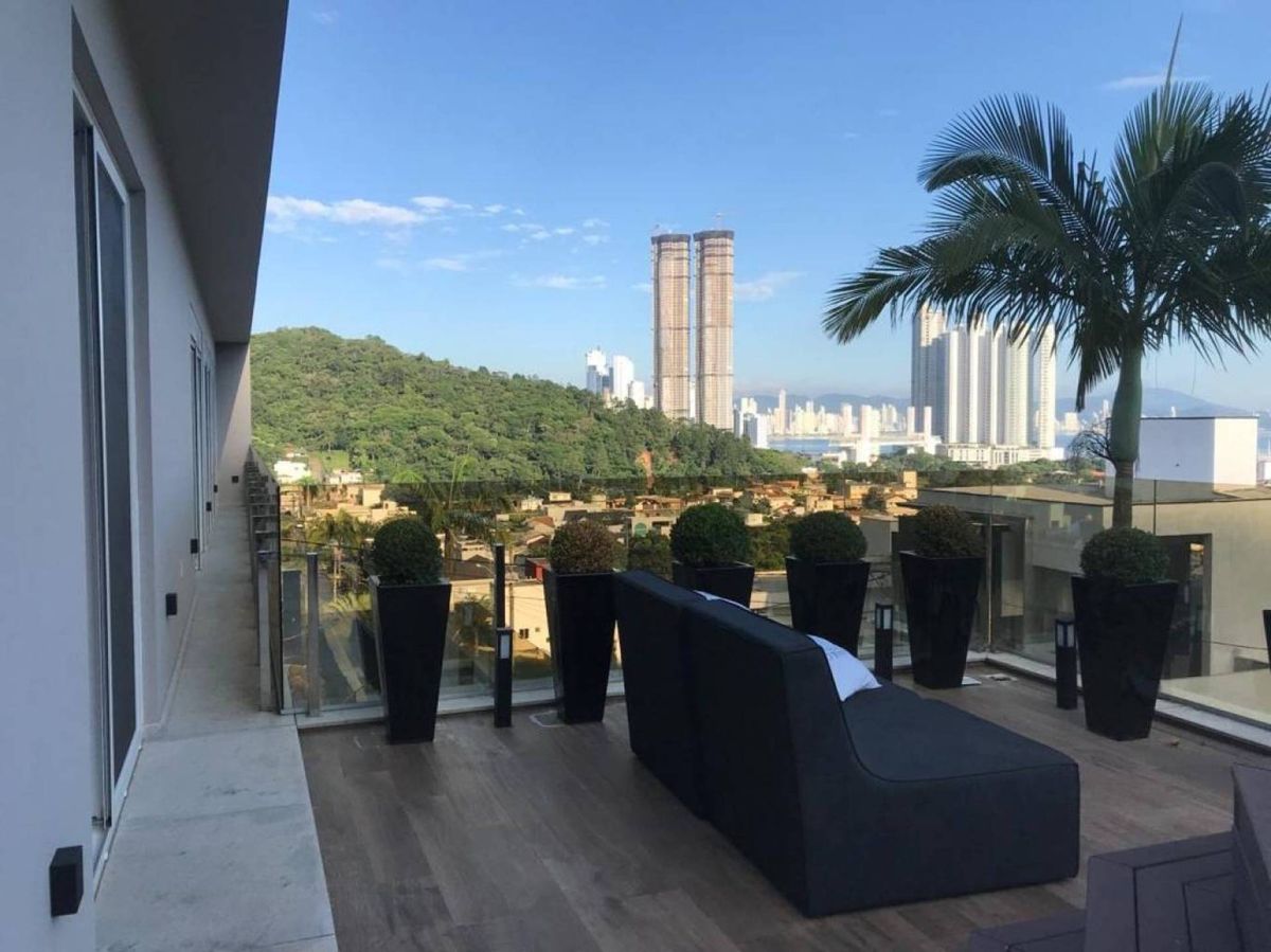 Casa de Condomínio à venda no Barra: 