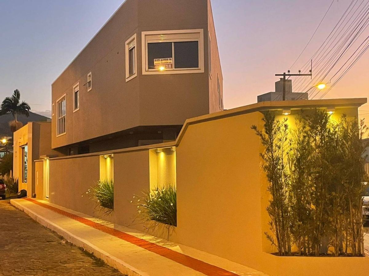 Casa à venda no Centro: 