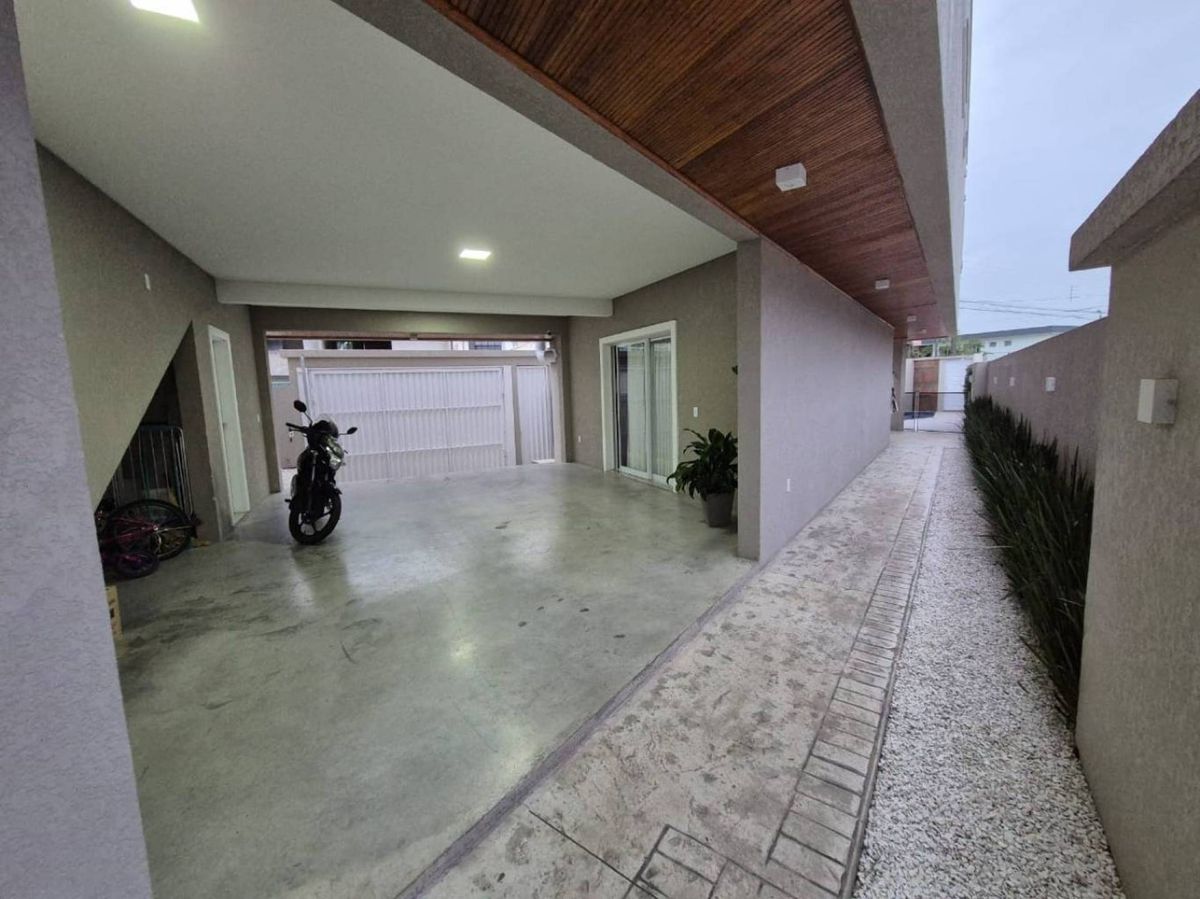 Casa à venda no Centro: 