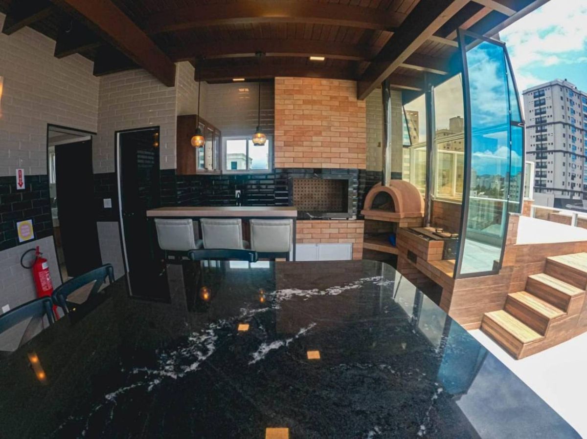 Apartamento à venda no Perequê: 