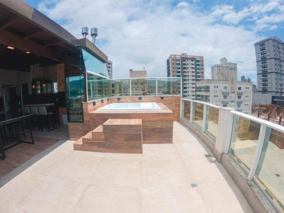 Apartamento à venda no Perequê: 