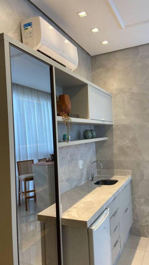 Apartamento à venda no Meia Praia: 