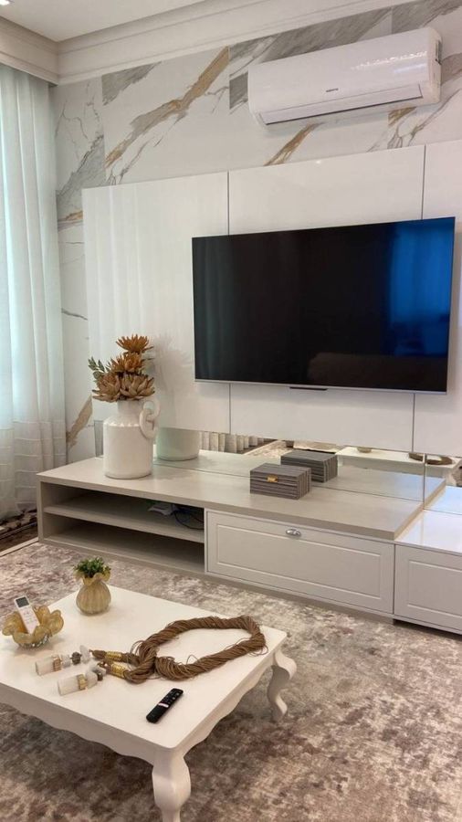 Apartamento à venda no Meia Praia: 