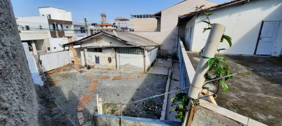 Terreno à venda no Centro: 