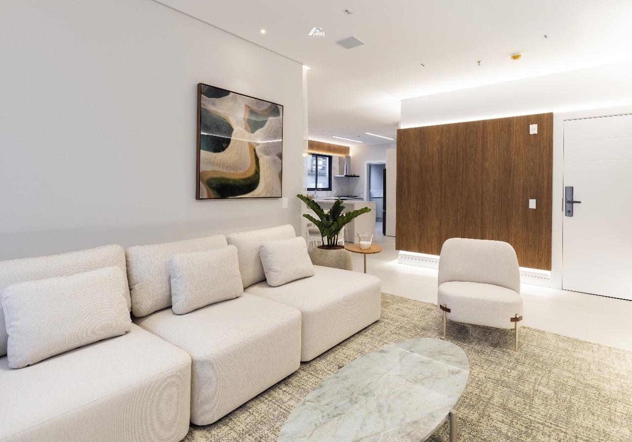 Apartamento à venda no Meia Praia: 