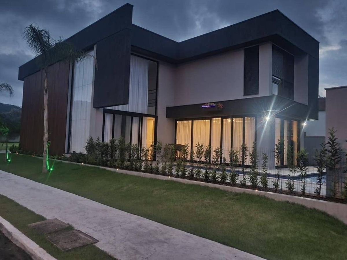 Casa de Condomínio à venda no Santa Regina: 