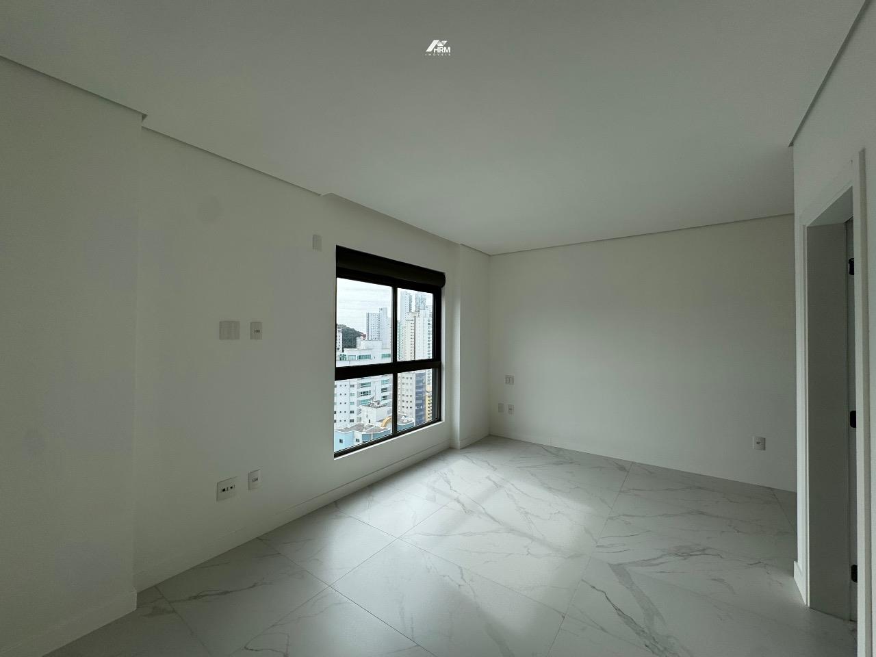 Apartamento à venda no Pioneiros: 