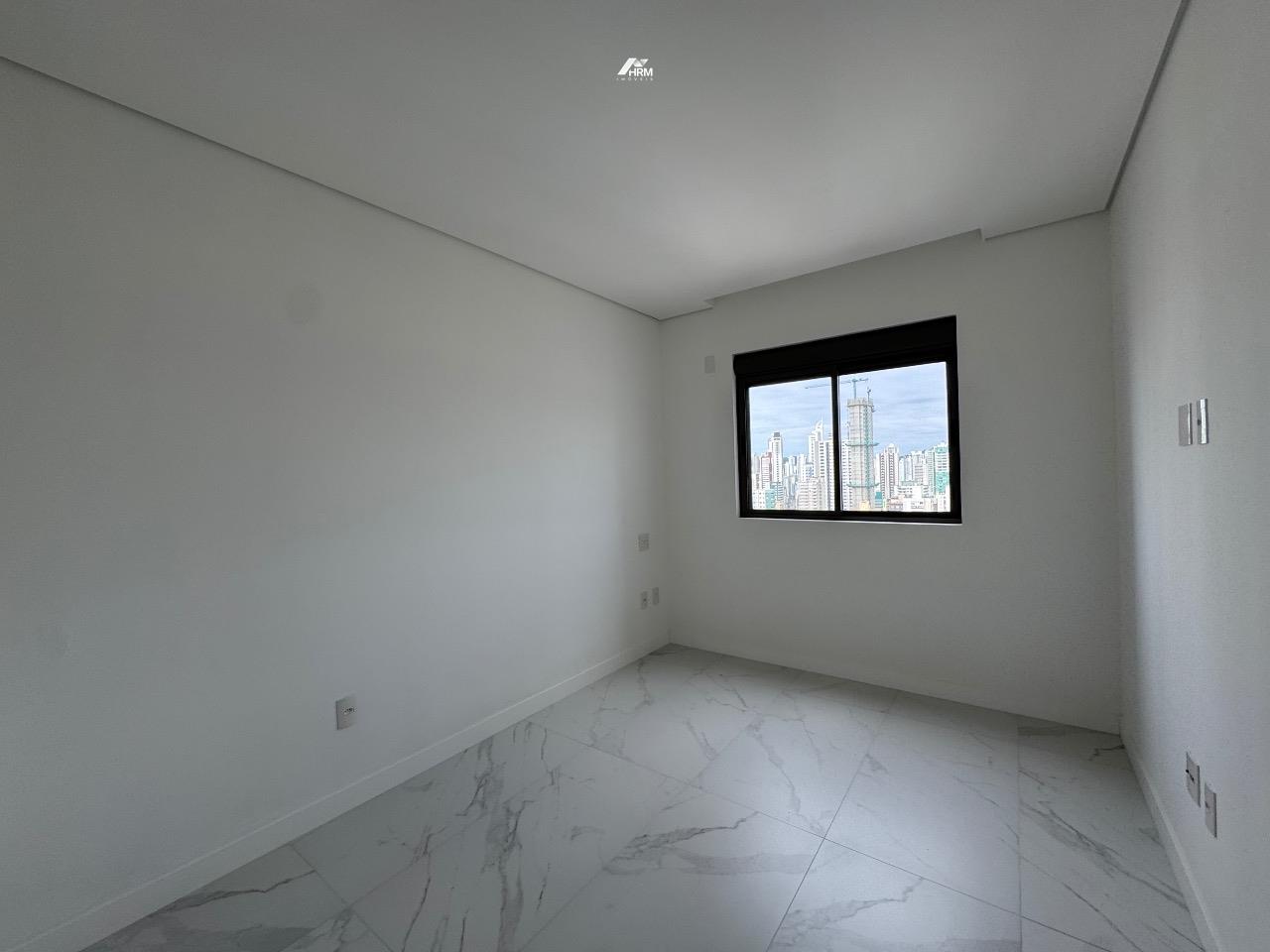 Apartamento à venda no Pioneiros: 