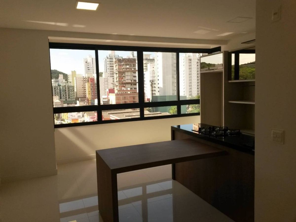 Apartamento à venda no Nações: 