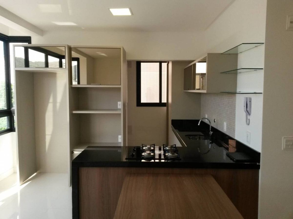 Apartamento à venda no Nações: 