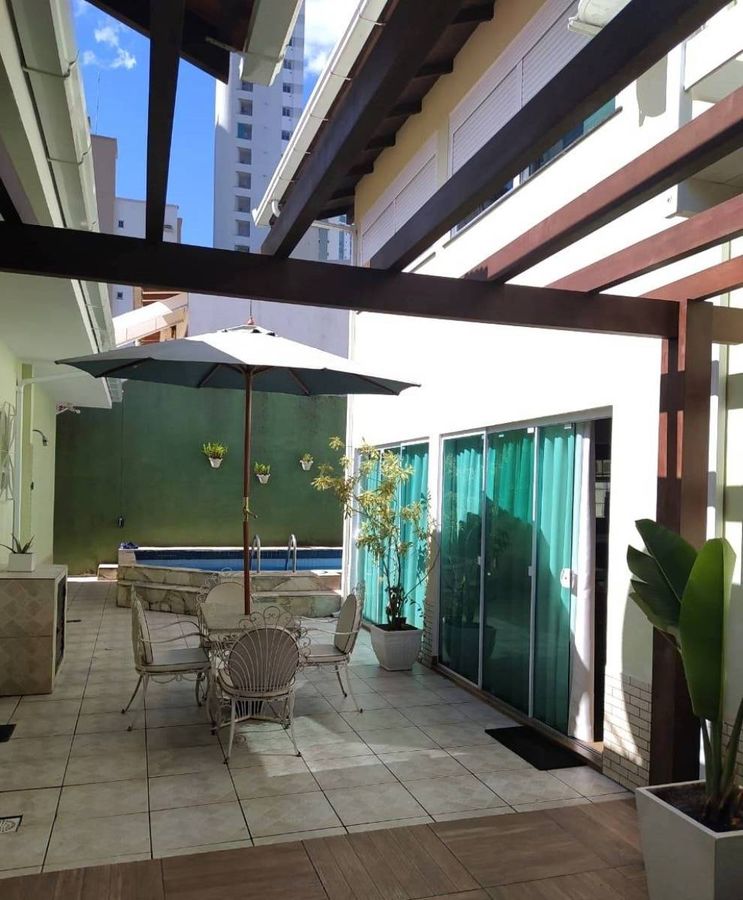 Casa à venda no Centro: 