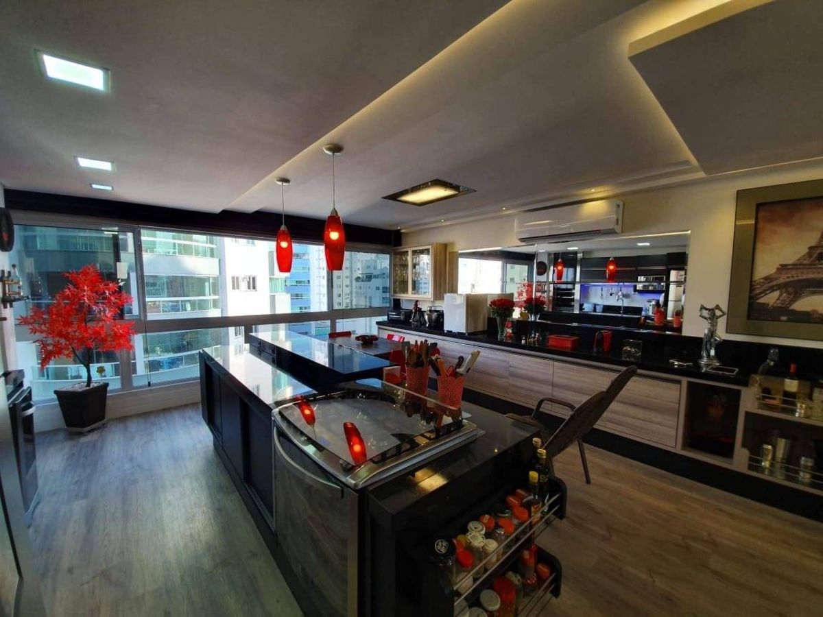 Apartamento à venda no Pioneiros: 