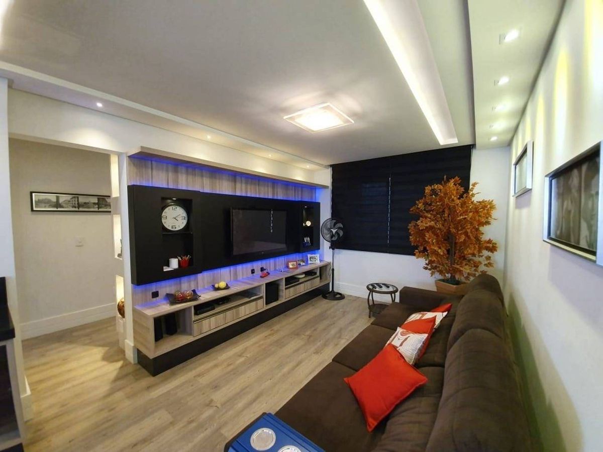 Apartamento à venda no Pioneiros: 