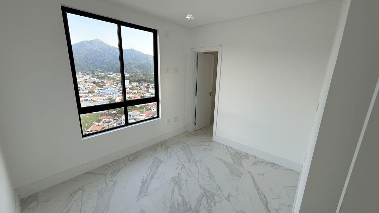 Apartamento à venda no Perequê: 