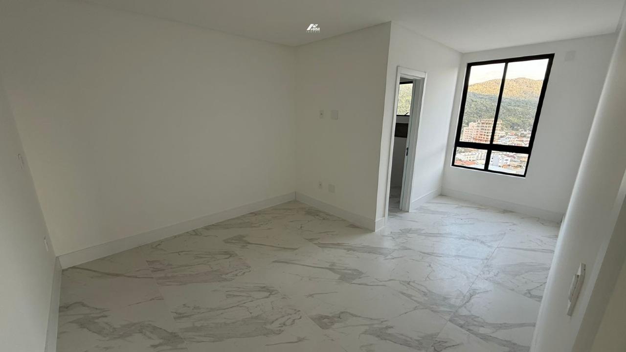 Apartamento à venda no Perequê: 