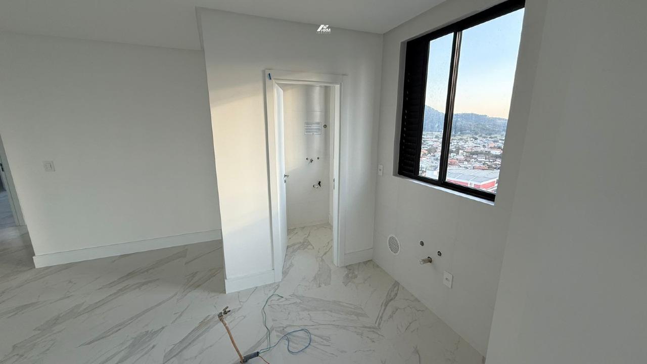 Apartamento à venda no Perequê: 