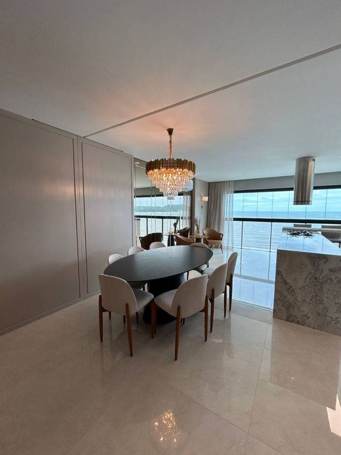 Apartamento à venda no Meia Praia: 