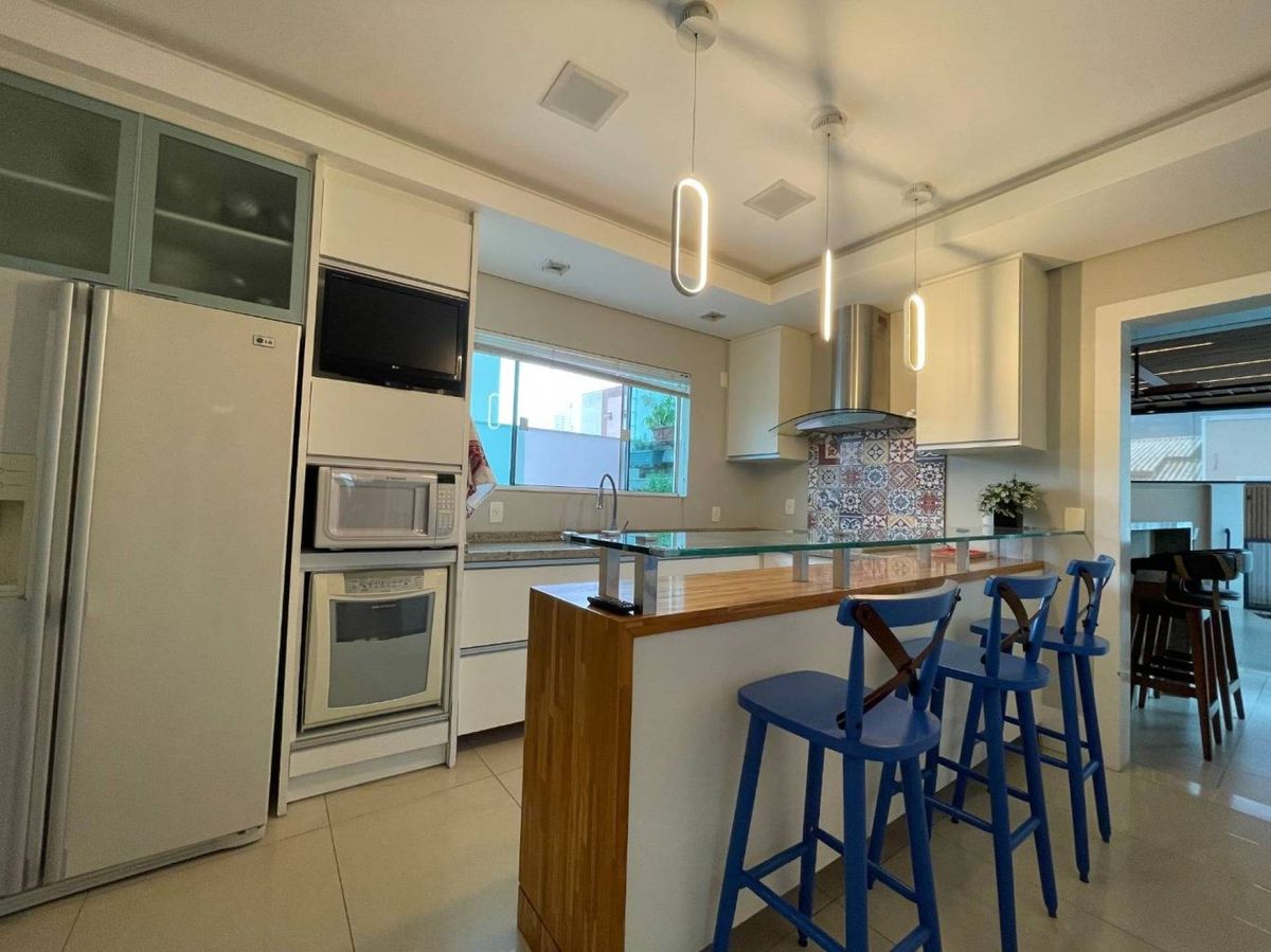 Casa à venda no Fazendinha: 