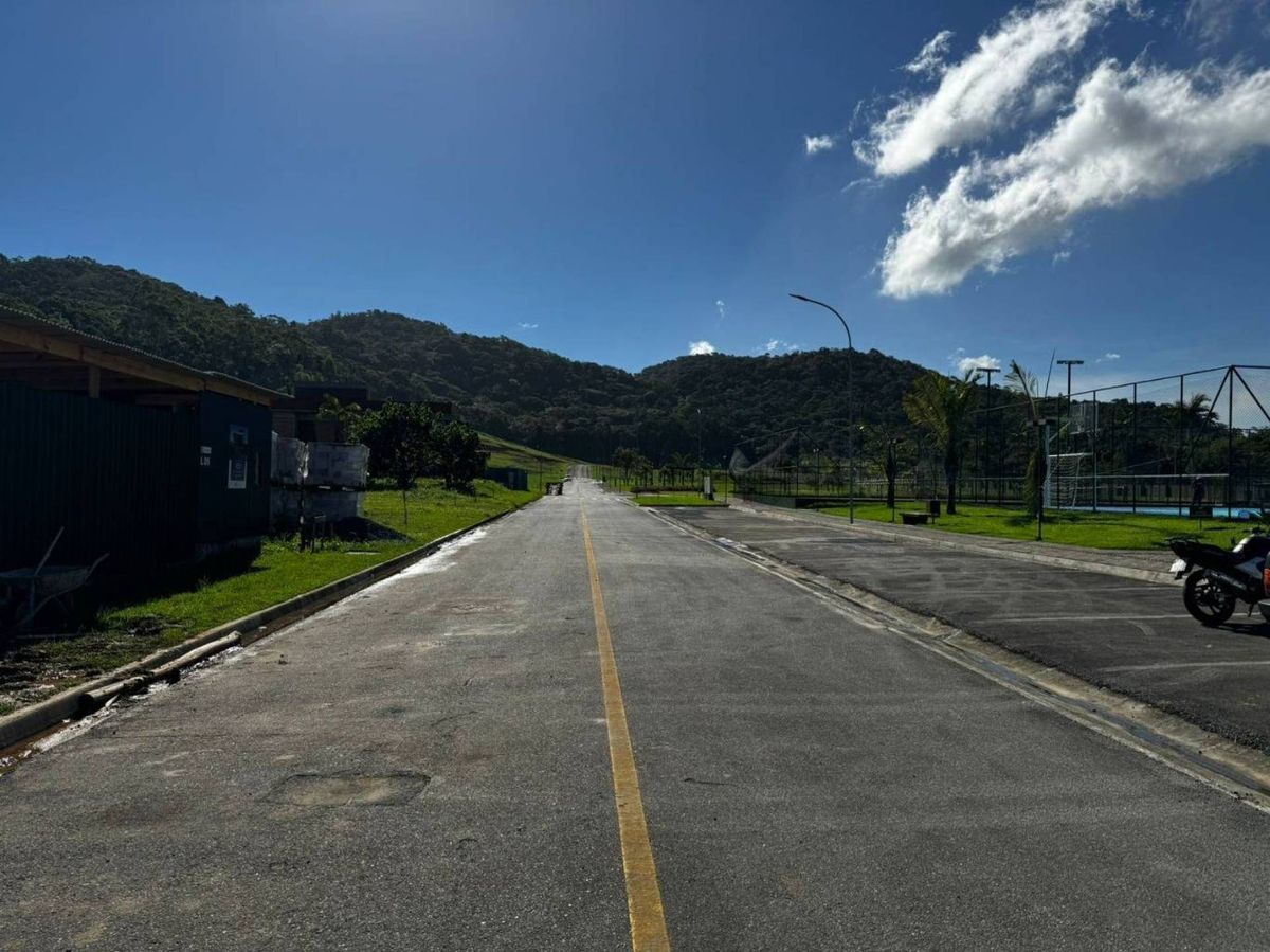 Casa de Condomínio à venda no Centro: 
