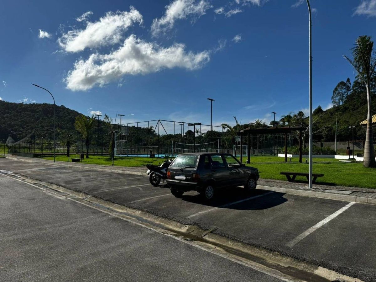 Casa de Condomínio à venda no Centro: 