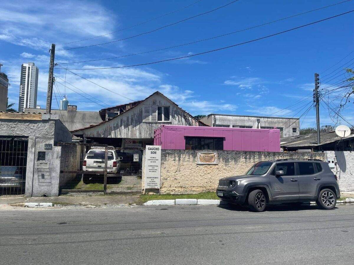 Terreno à venda no Centro: 