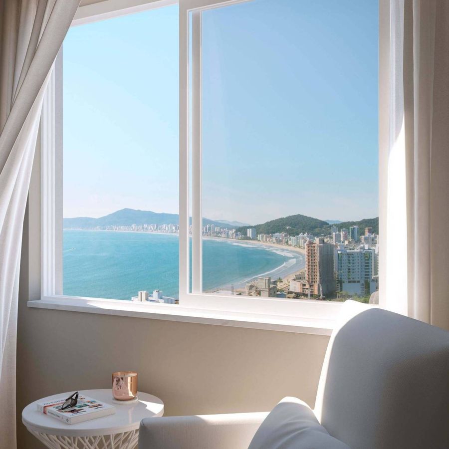 Apartamento à venda no Meia Praia: 