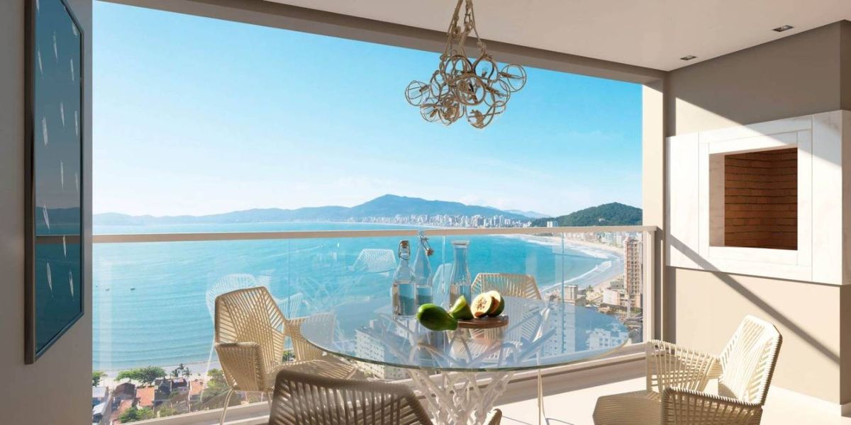 Apartamento à venda no Meia Praia: 