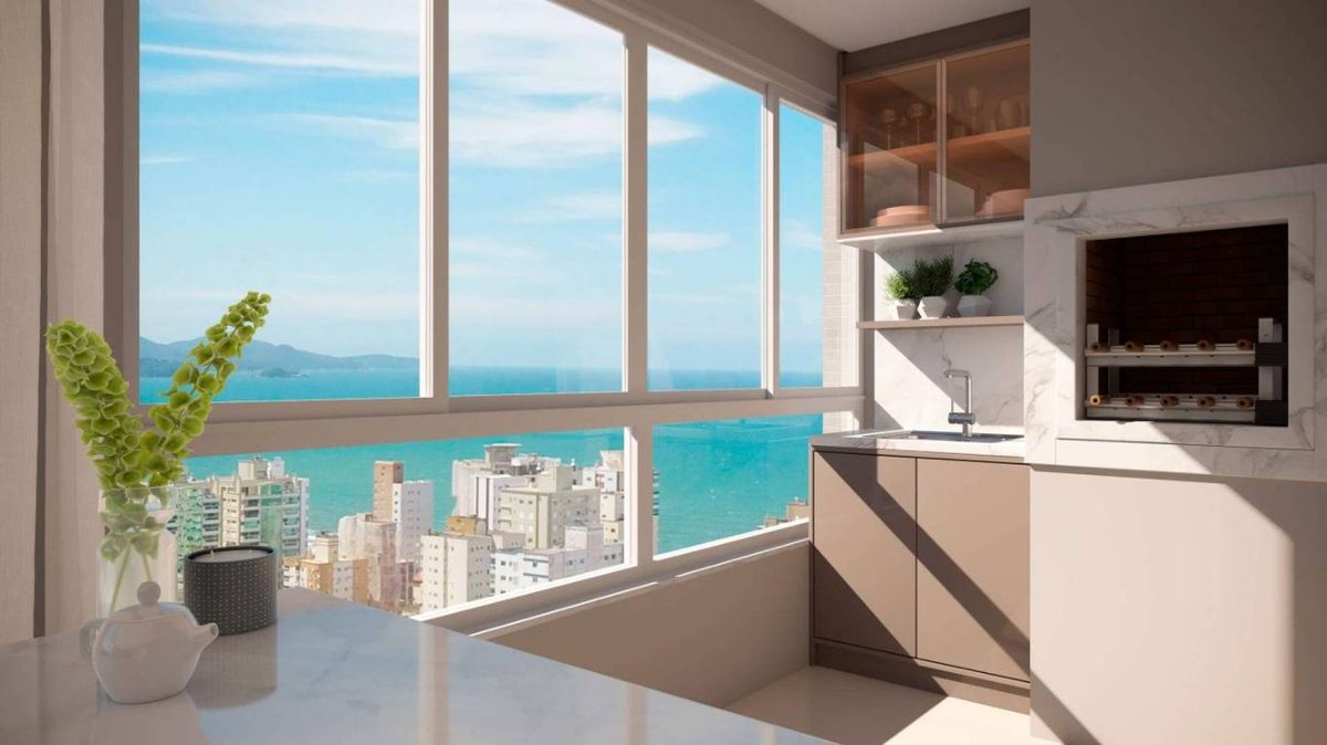 Apartamento à venda no Meia Praia: 