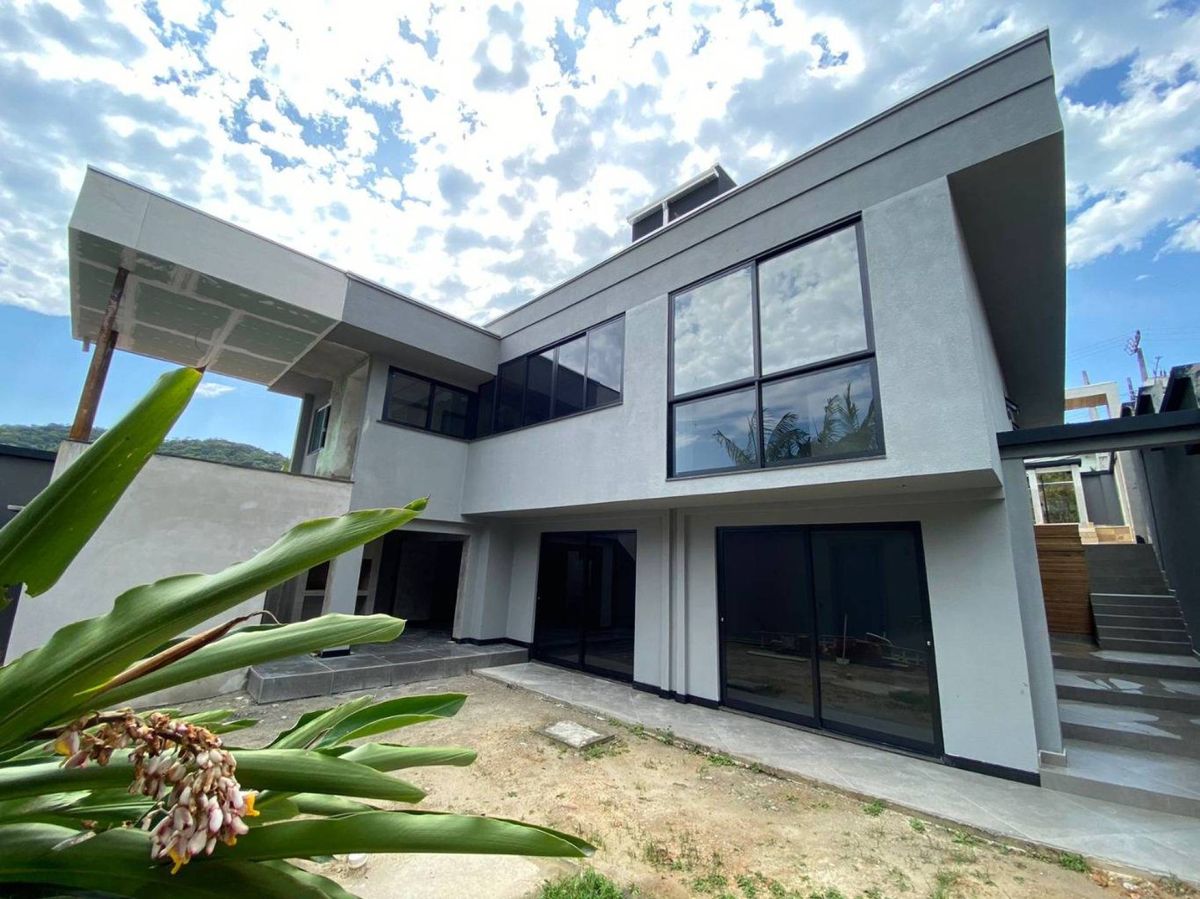 Casa à venda no Fazendinha: 