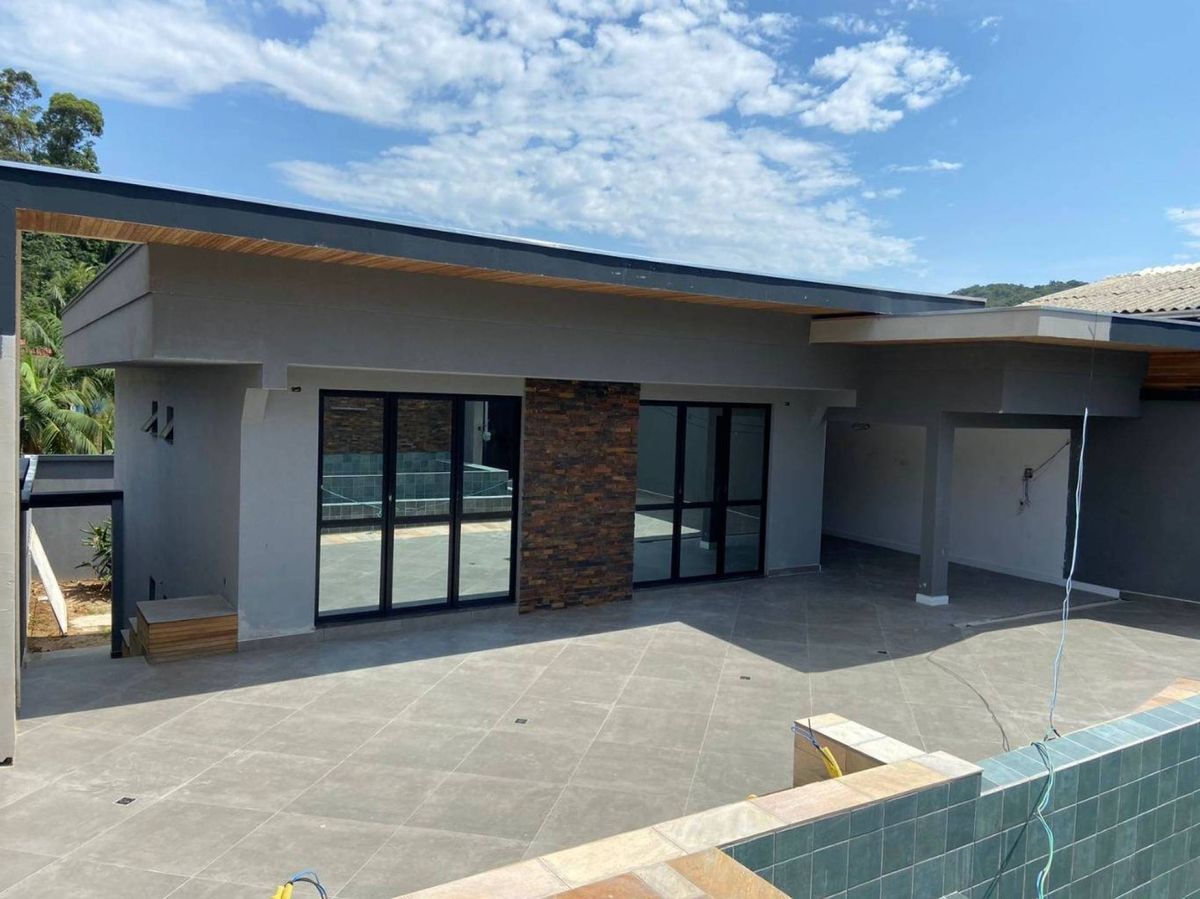 Casa à venda no Fazendinha: 