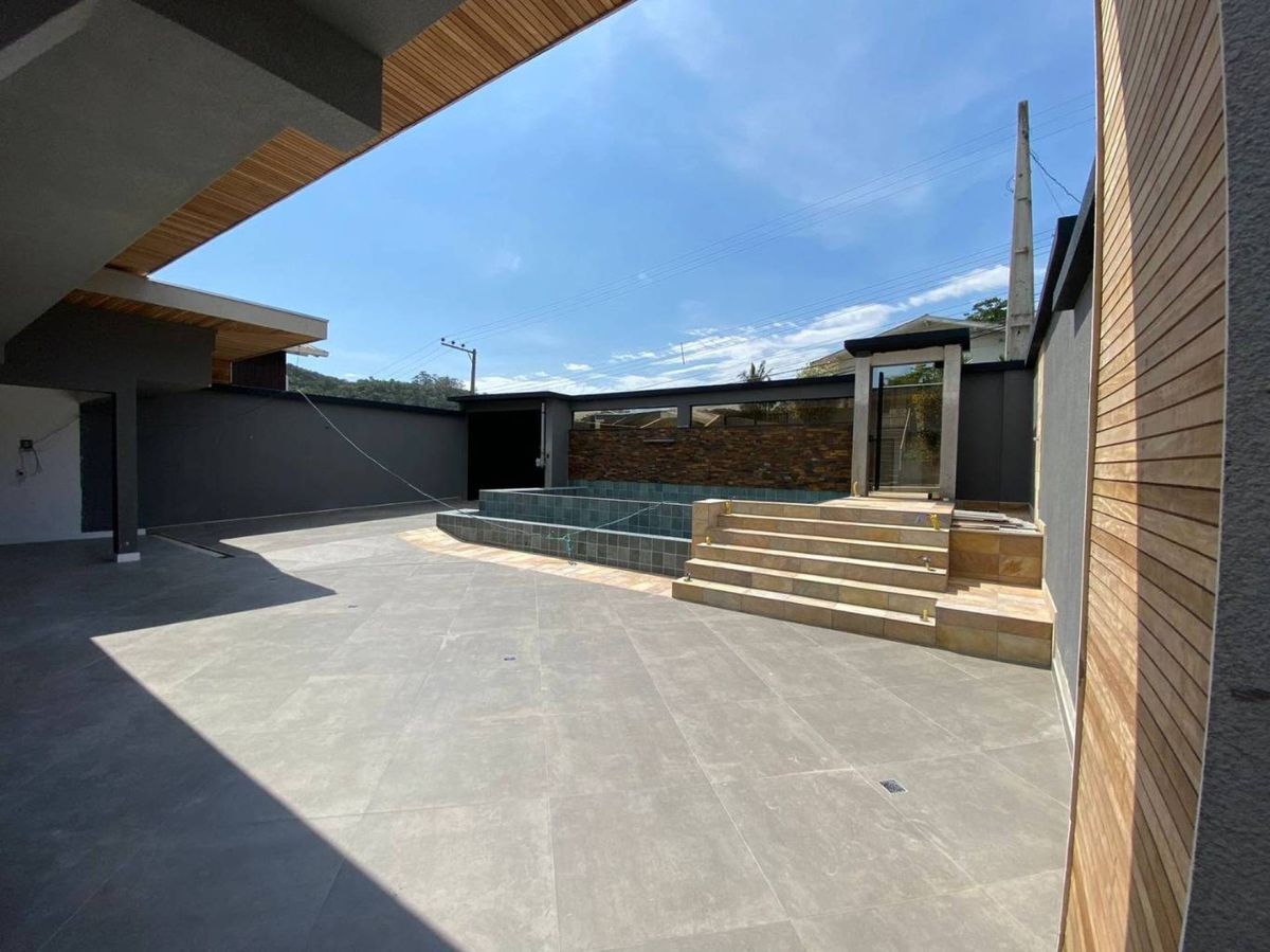 Casa à venda no Fazendinha: 