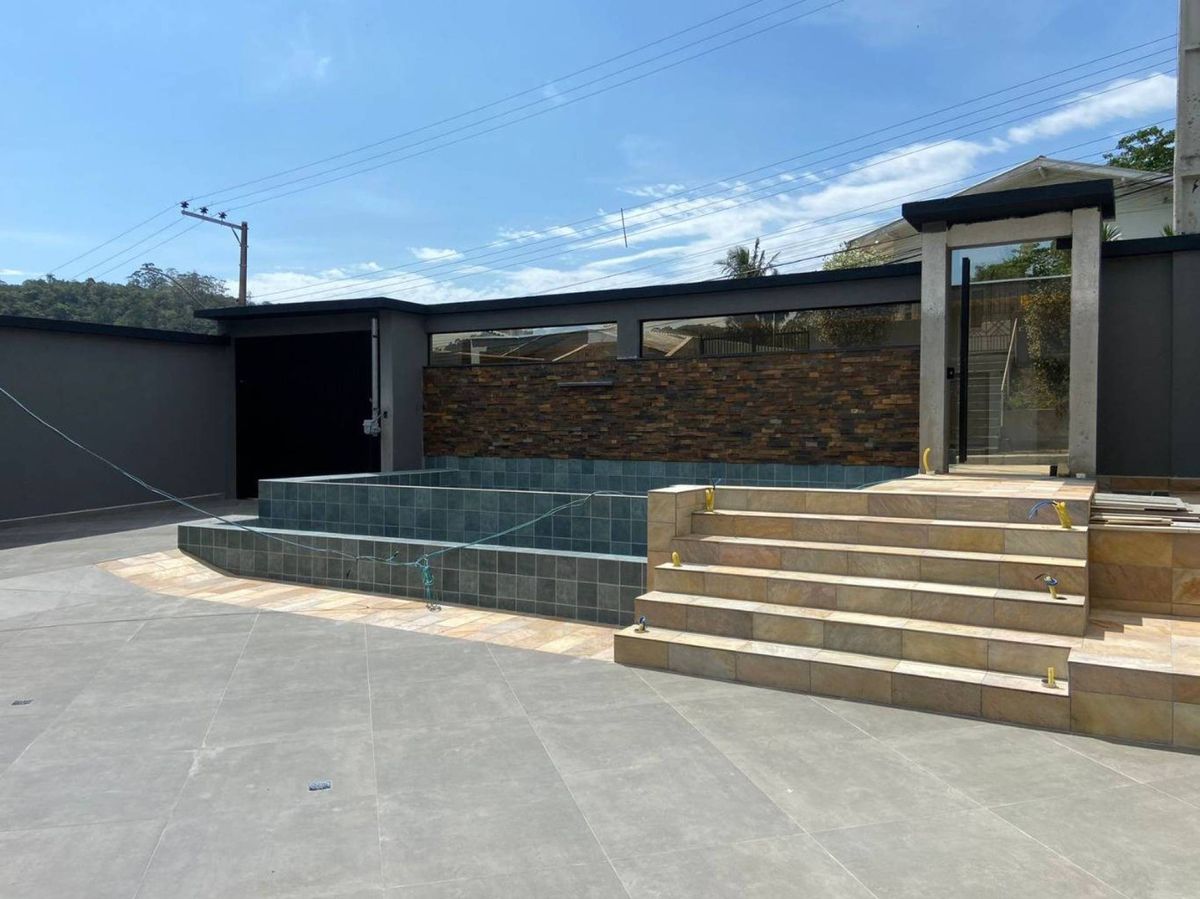 Casa à venda no Fazendinha: 