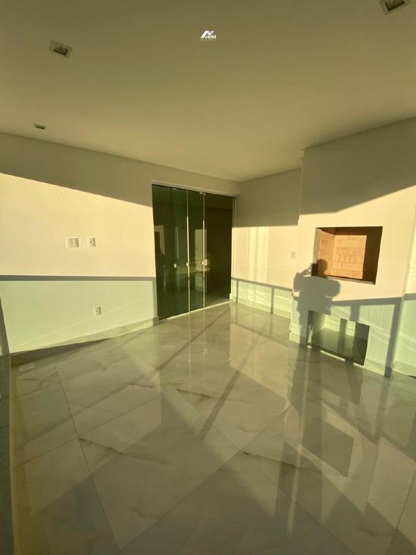 Apartamento à venda no Meia Praia: 